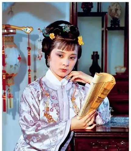 红楼梦金陵十二钗之传奇女子秦可卿_腾讯新闻