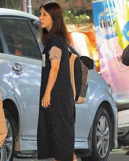 丁文琪穿衣宽松飘孕味 男友林宥嘉否认其怀孕