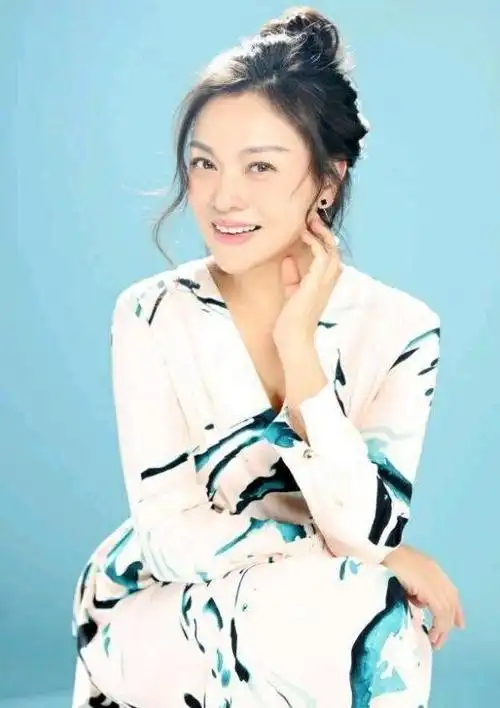 找来顾长卫当摄影,杨凤良当副导演,而演员他首先选中的便是刘小宁和史