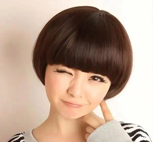 女人50岁左右尽量少留长发,烫小卷,试试这3种发型,"洋气又减龄"