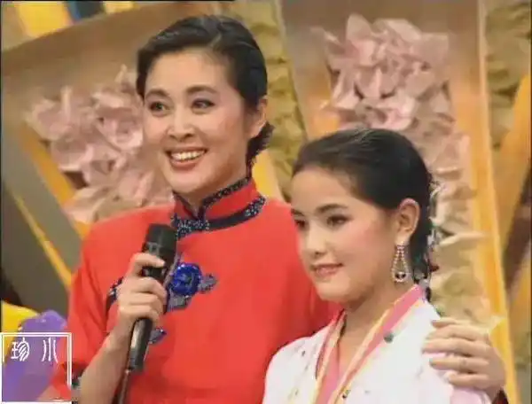 倪萍年轻时的罕见照片,多少人心目中的女神!_婚姻_王文澜_杨亚洲