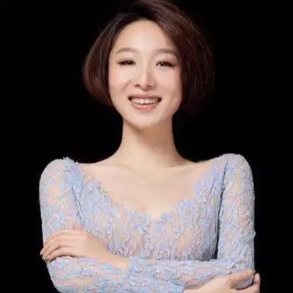 2004年黄杨凭借小品《安全感》获得中国曹禺戏剧奖第11届全国百优小品