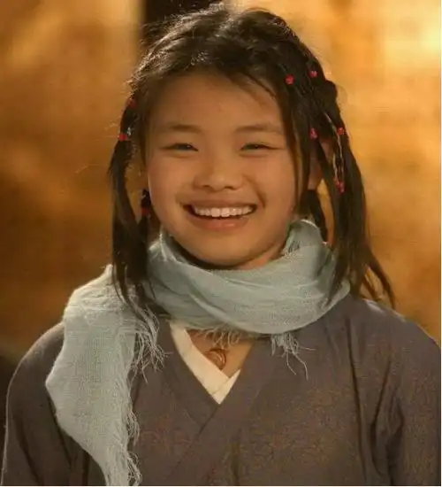 评为最丑女童星小兵张嘎中的英子王莎莎晒出美丽动人的婚纱照女大十八