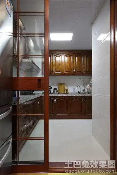 土巴兔装修网精心挑选最新装修实木厨房装修效果图,聚合优质案例,提供