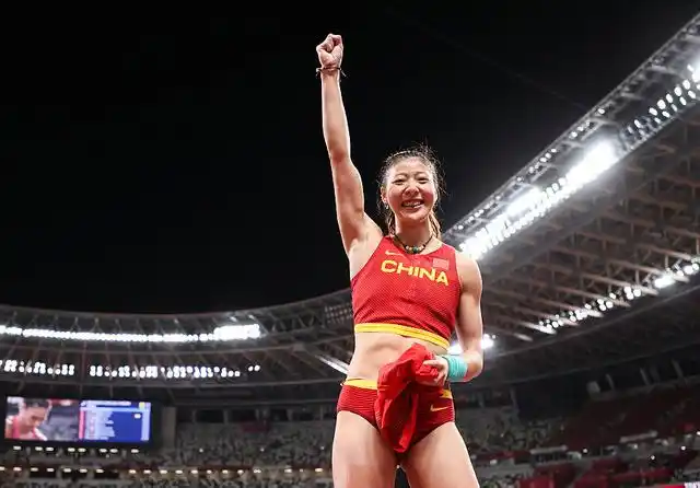 田径女子撑竿跳高决赛:中国选手徐惠琴全力冲击奖牌!cctv5 直播