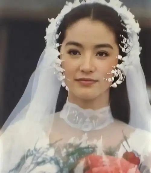 1990年林青霞与亲姐河南相认对方一贫如洗她有没有帮帮姐姐