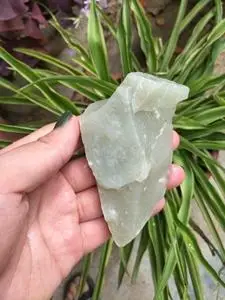 全新 :昆仑玉原石毛料,肉质细腻油润,重126.3克,看中可