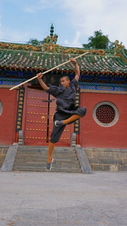 少林功夫#这么宽阔的天地间,耍一套少林棍法,感受下少林功夫的浩然