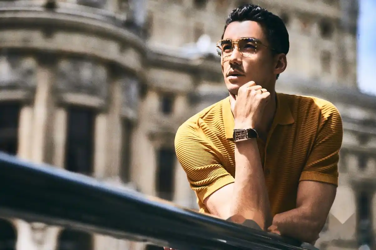 穿着黄色短袖的我此刻心情和巴黎的天气一样美 胡兵时尚观点  发型