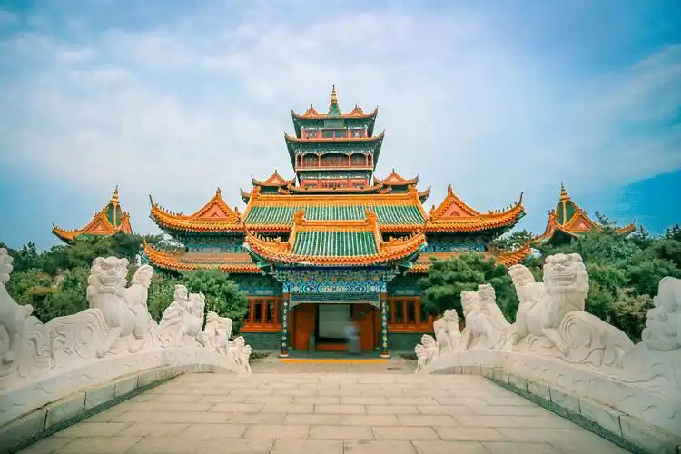 烟台市蓬莱区海滨路9号三仙山风景区内距蓬莱景区专线旅游巴士三仙山