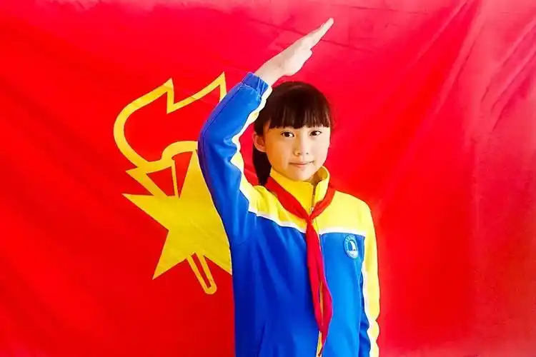 其它 "今天我入队啦"——南马学校韩村小学 写美篇行少先队队礼要立正