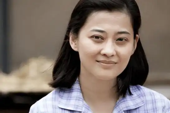 梅婷近照被爆惹非议!皮肤发黑,皱纹多,被质疑模仿倪萍!