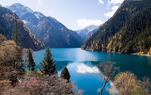 难受!震前的九寨沟是不输加拿大班夫的天堂仙境,愿早日重拾美丽!