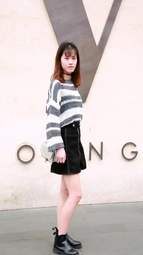 杭州美女夏季穿搭街拍!第24秒小姐姐的搭配帅到爆炸啊