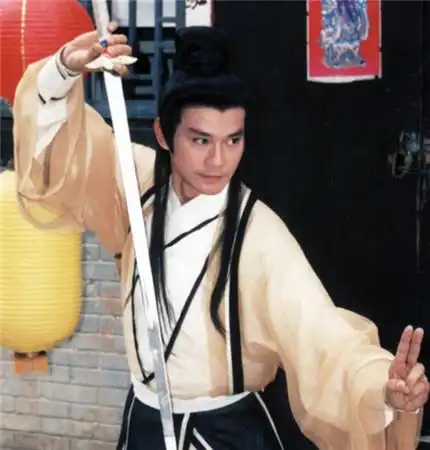 电视 港台剧 >> 正文《香帅传奇》是根据古龙小说《楚留香传奇》改编