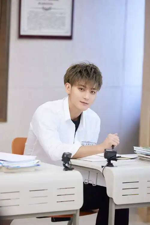 黄子韬萌探探探案3