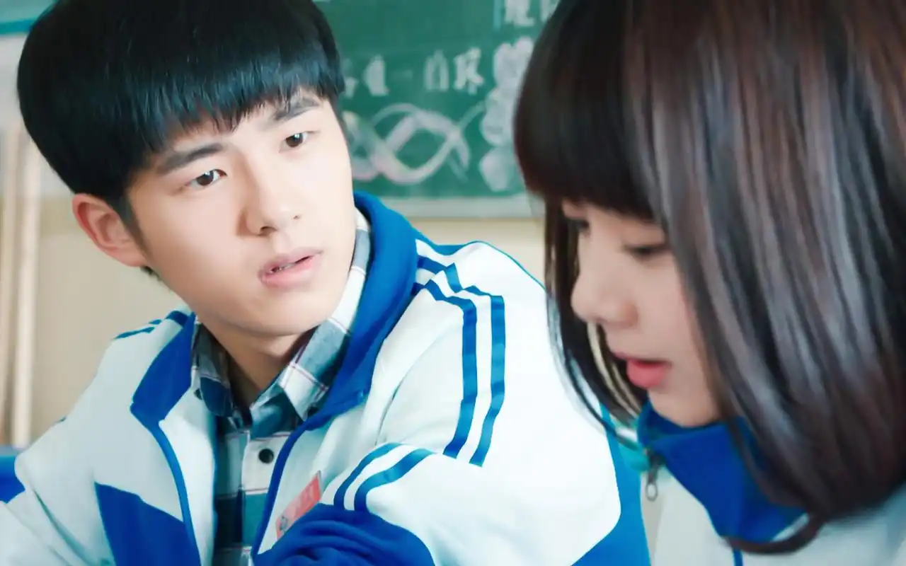 《最好的我们》耿耿余淮唯美剧照图片桌面壁纸高清大图预览1440x900