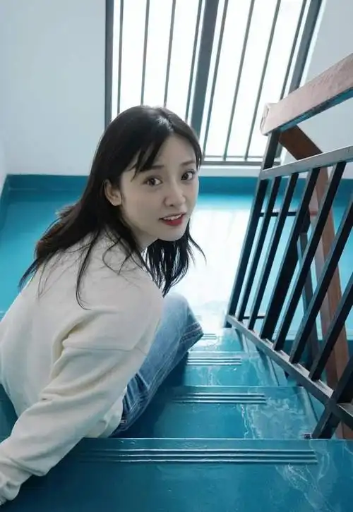 女星沈月遭网暴疑似晒人狗对比图侮辱小朋友评论区已经沦陷