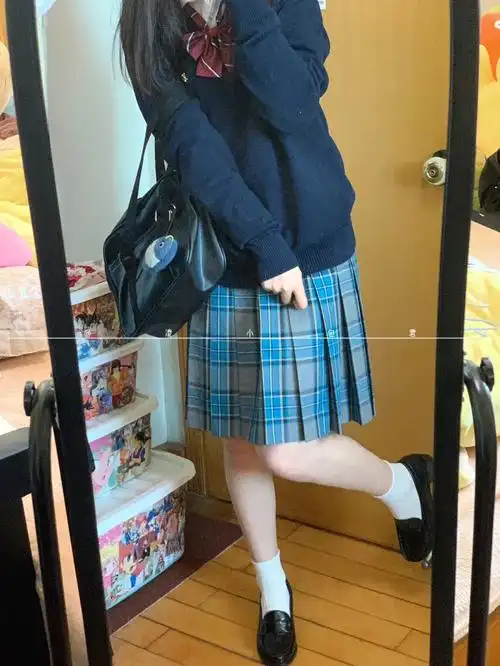 听说短袜和jk也很配哦