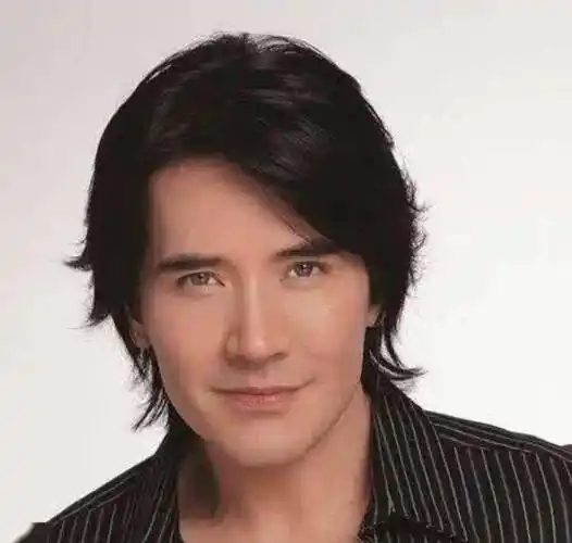 从一夜爆红到销声匿迹那个在舞台跳迪斯科的费翔怎样了