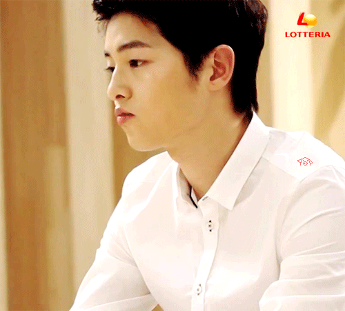 宋仲基男神帅气眨眼gif动图_动态图_表情包下载_soogif