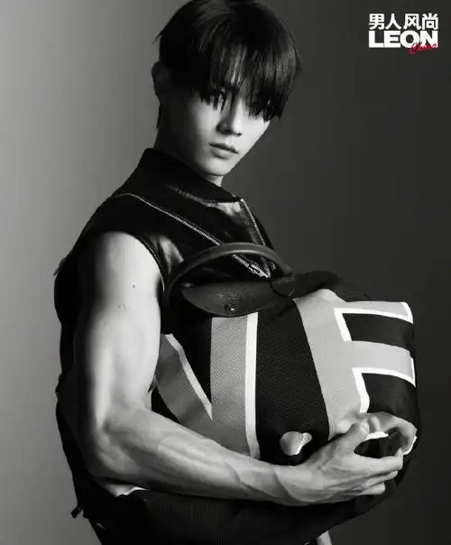 许凯胳膊肌肉线条##许凯身材反差感