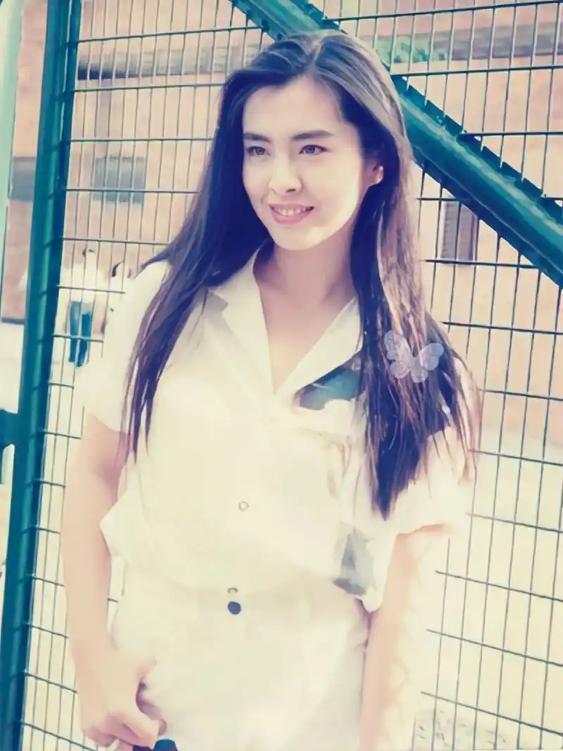 复古港风- 王祖贤|||今日学穿搭  90年代港风女明星穿搭技巧