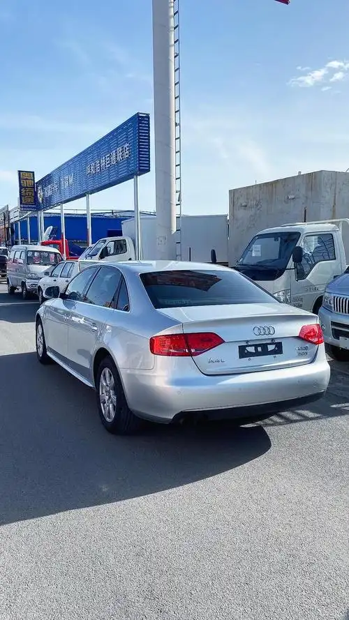 2011年奥迪a4一手全车原版大部分原漆11万公里