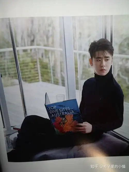 张云雷第一本个人写真重塑你最喜欢哪一组看了重塑电子刊里对张云雷的