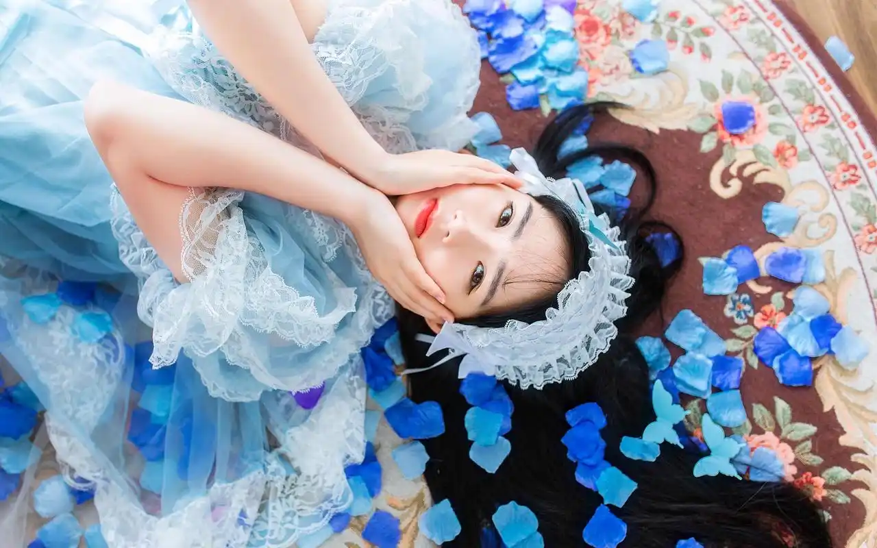 文艺美女唯美写真图片桌面壁纸