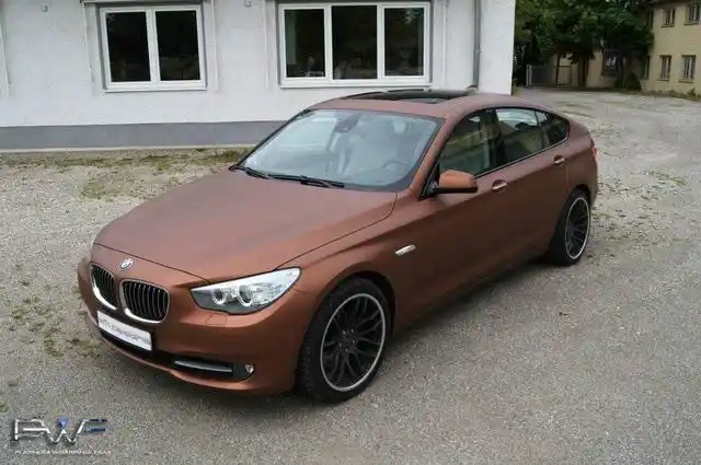 宝马5系gt全车换装亚面金属咖啡色汽车改色膜,个性颜色!