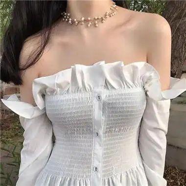 露肩霸气女头像