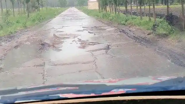路没修好钱花挺多,不懂别瞎说|雨水天气|农村环境|下雨天气|乡村日常