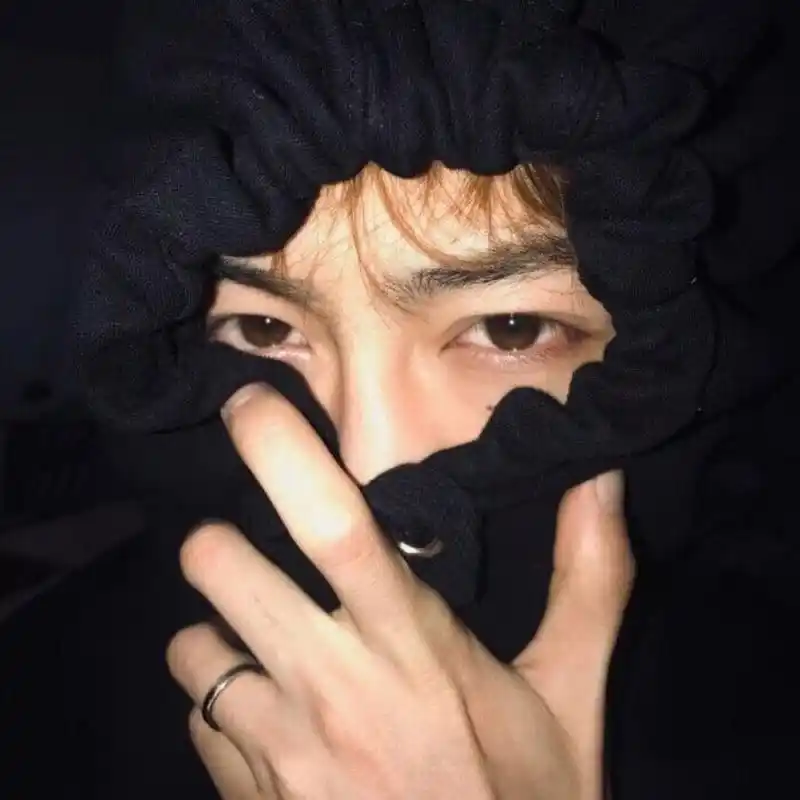 那些很哇塞的男生头像 高级质感男头