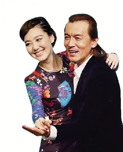 王冠眼中的男搭档曹可凡:领我入门的师父,是他带我走进了主持人这个