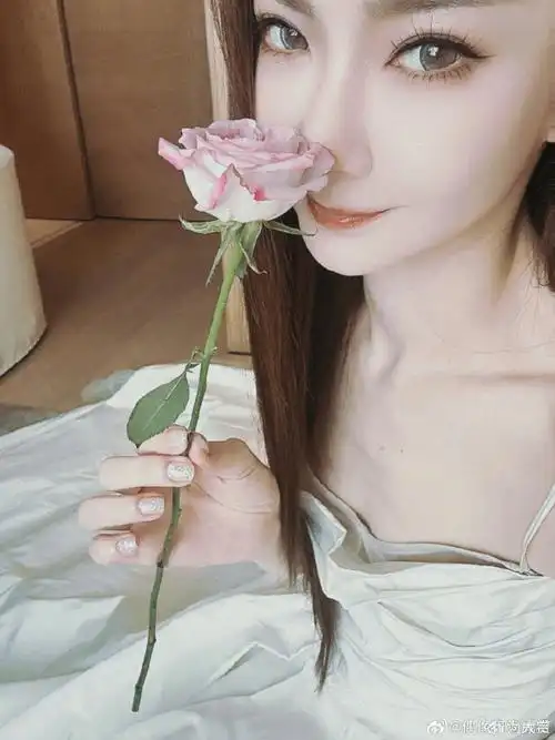 戚薇真养鱼型锁骨