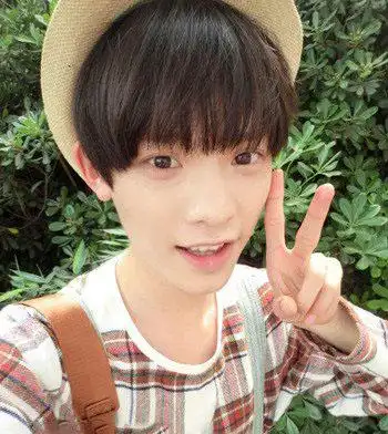 中学生男生短发发型设计图片青春帅气