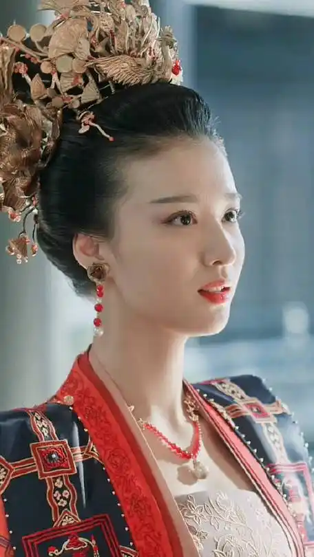 原来被蒙眼睛的是王楚然#电视剧透社的微博视频