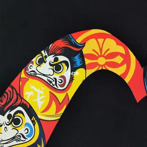 阿福男士蓬巴杜飞机头大m印花 为街装经典款加入日式复古文化_穿搭