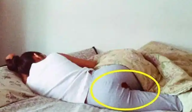 当女儿面临月经初潮时妈妈该怎么做别忘记对她说这3句话