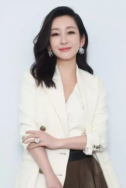 秦海璐个人资料简介:嫁离异王新军生一子,孕期撑起家庭,如今婆婆将她