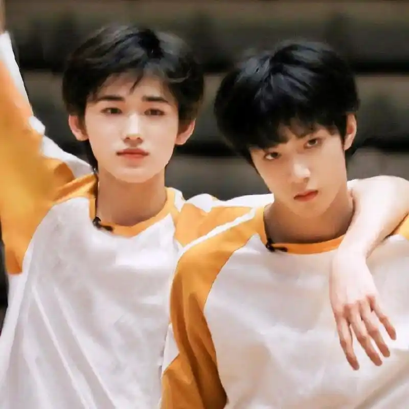 文轩:你是年少的欢喜.#时代少年团宋亚轩 #时代少年团刘耀文 - 抖音