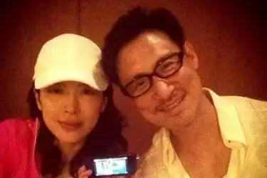 她是"最干净"的女演员,8年来一直没火,可她的丈夫却大红大紫