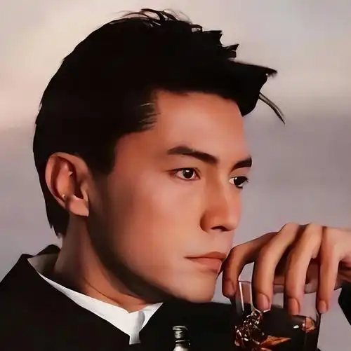 亚洲第一美男尊龙的惊人童年故事