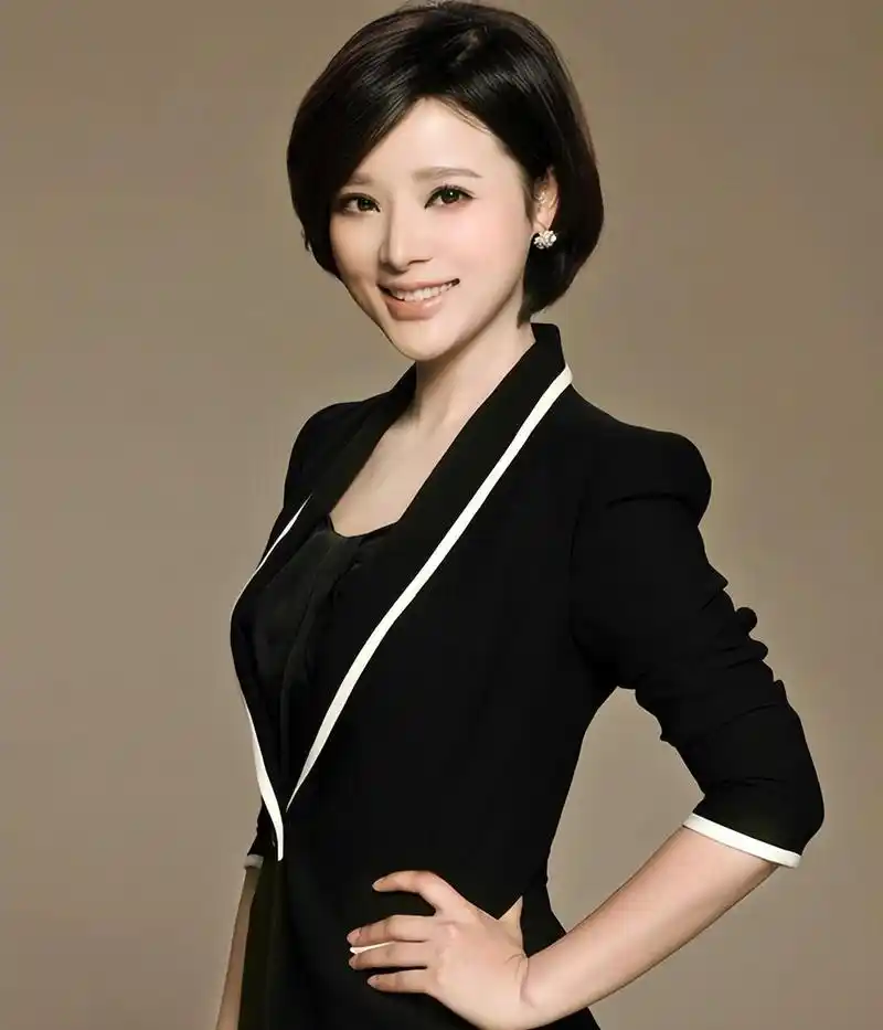 著名主播胡蝶:进央视前流过眼泪,嫁大丈夫陆川没有恨嫁心理