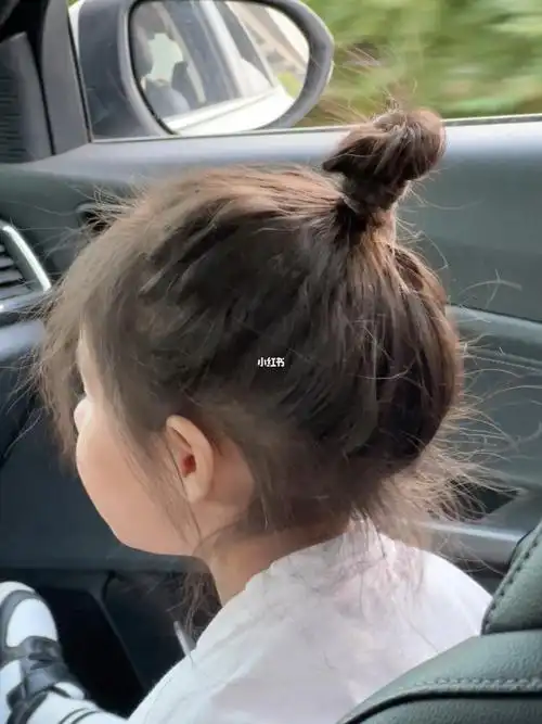 女儿的后脑勺这头型睡的成功吗