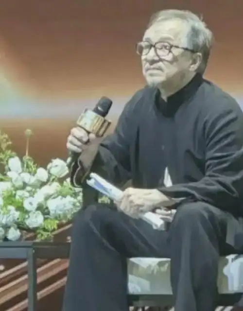 成龙近照曝光网友震惊莫名的难过