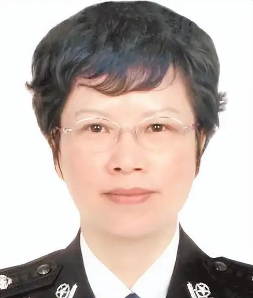 出生在福建邵武的章丽婕,凭借着自己的努力,从福建小城走到了大城市读