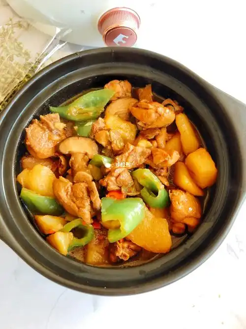 好吃到舔盘的黄焖鸡炖土豆,简单快手下饭!_土豆_料酒_豆瓣酱_调味料_
