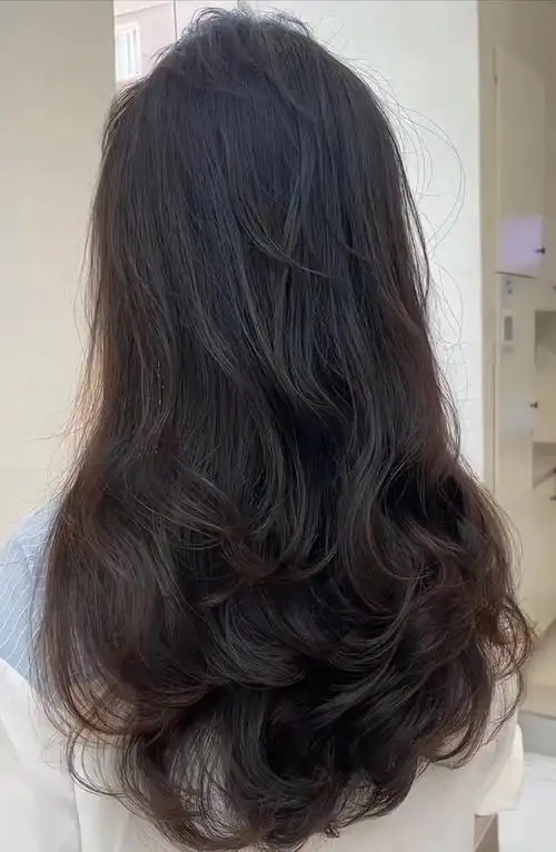 太爱这个烫发了 背影都好看